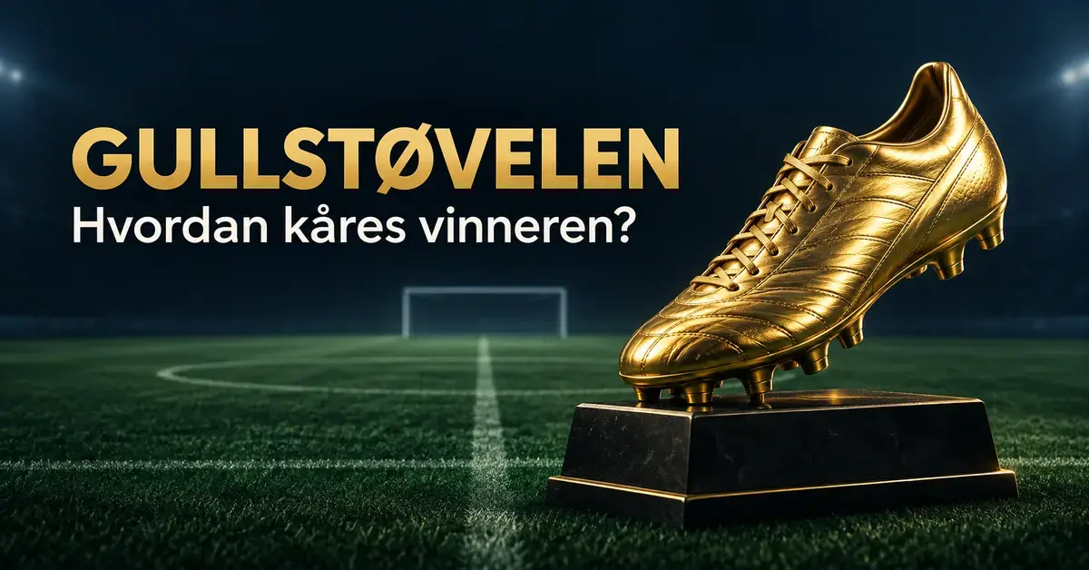 En gyllen fotballsko på en mørk sokkel foran en fotballbane, med teksten «Gullstøvelen – Hvordan kåres vinneren?».